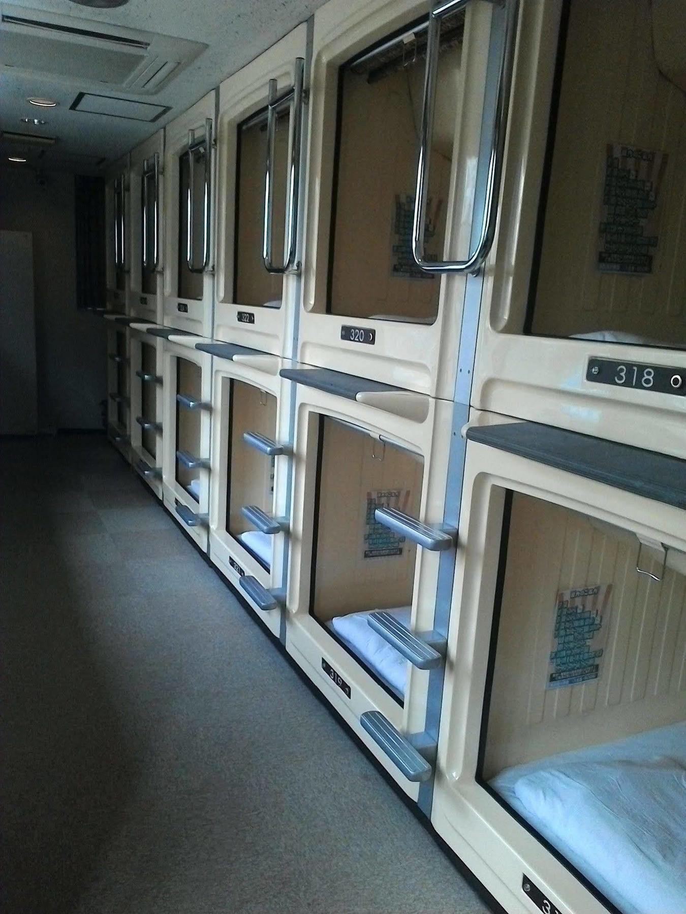 Capsule Land Yushima Hotel Tokyo Exterior photo